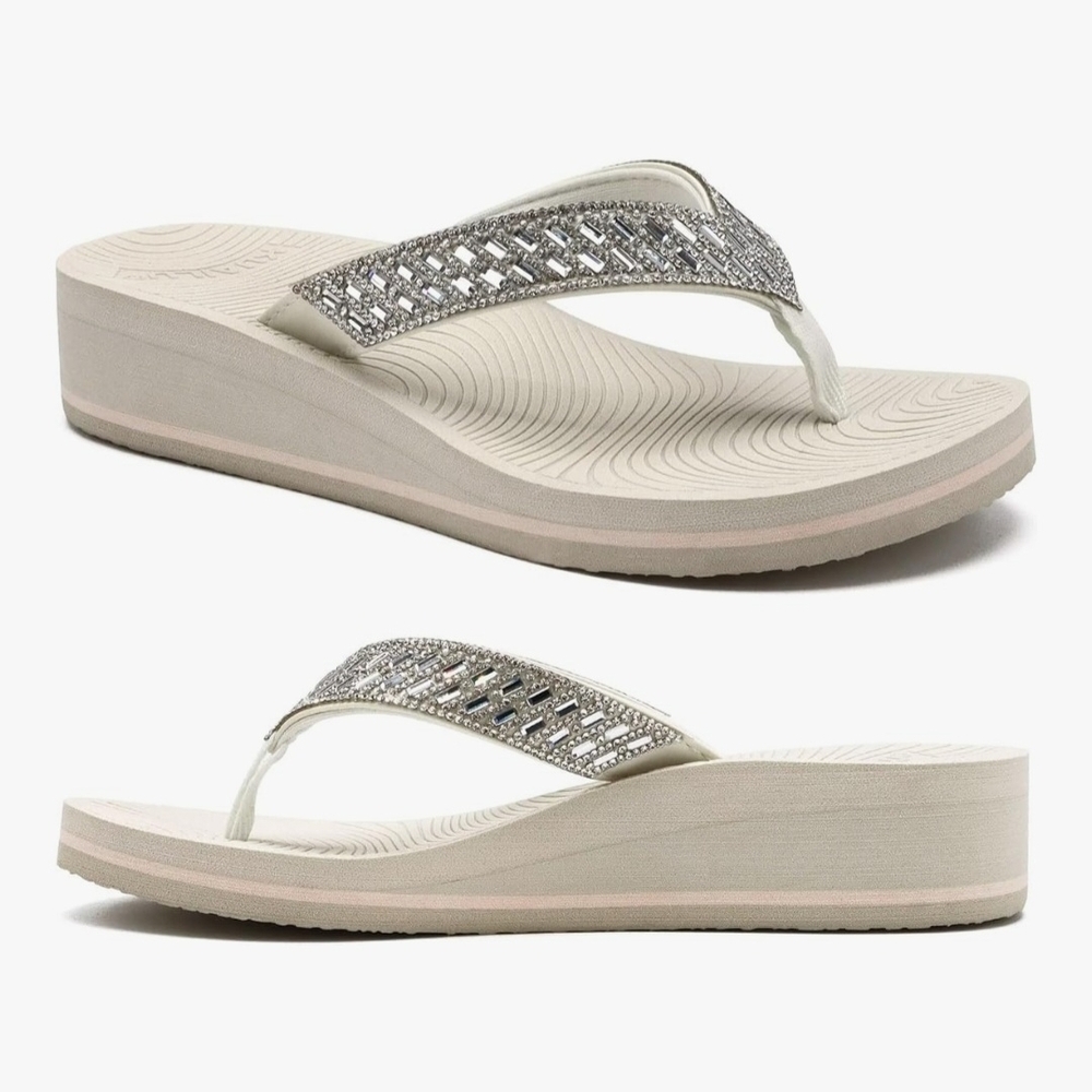 Elegant Comfy Wedge Sandals. Cram/beige with Silver Sparkly Crystals. Sz 9